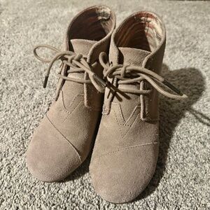 Toms Suede Booties